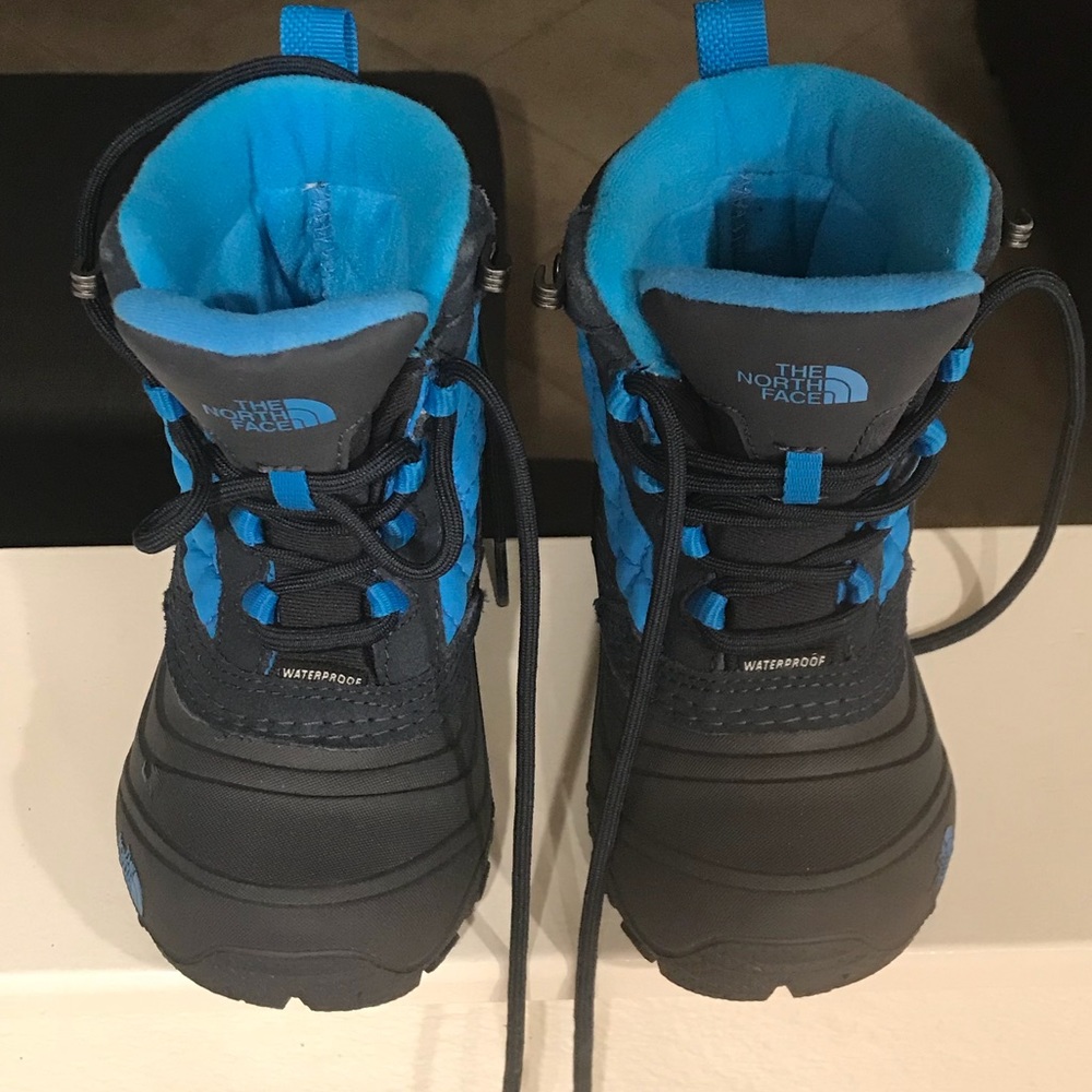 North face toddler snow boots size 10